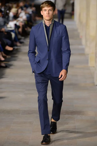Look 7